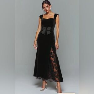 Black Velvet Mermaid Evening Gown w/ Bow – Leelys (New)